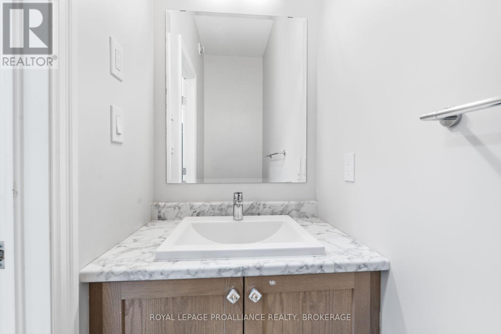 308 Holden Street, Kingston, Ontario  K7P 0M3 - Photo 6 - X12165385