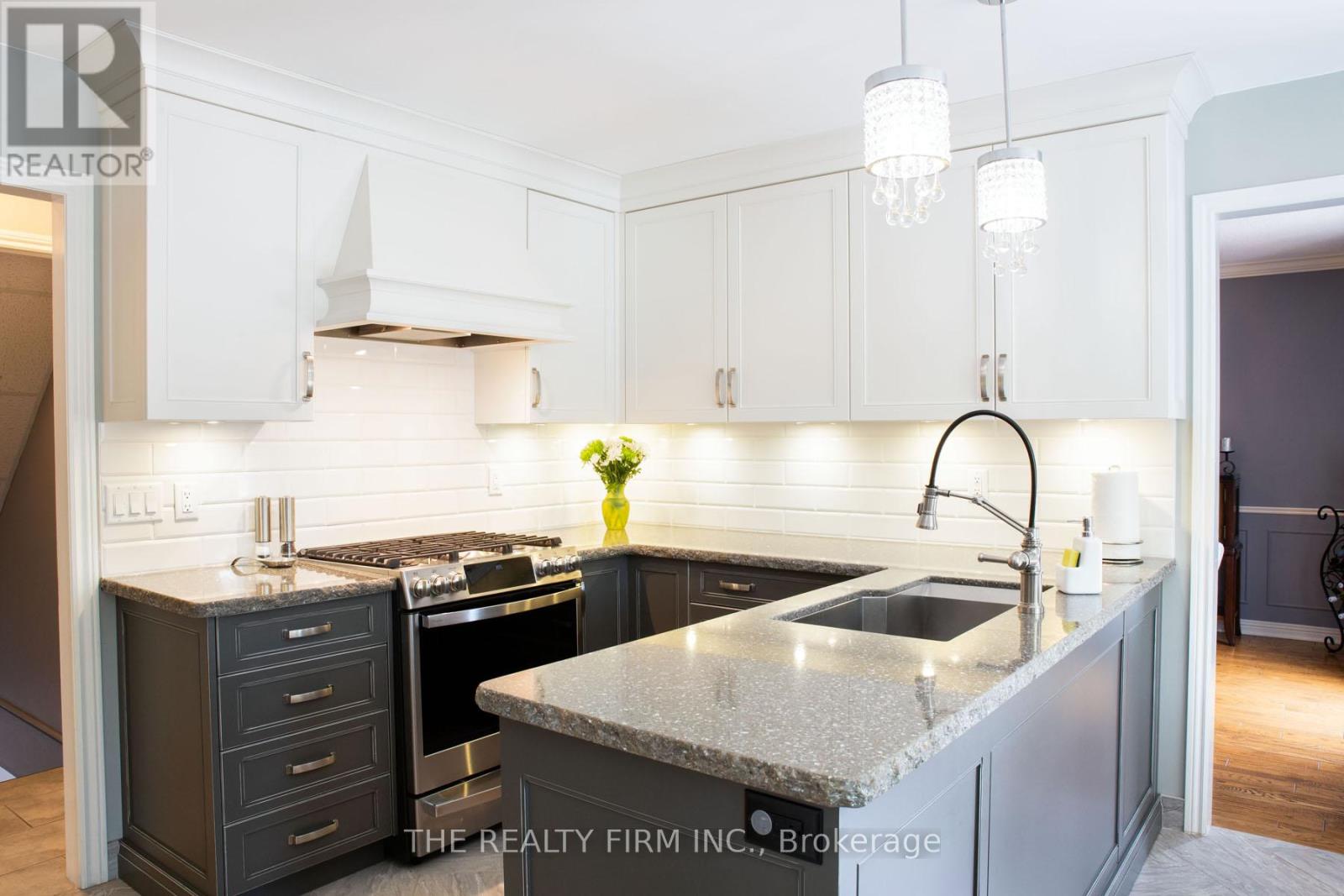 43 September Crescent, London South, Ontario  N6K 4E3 - Photo 11 - X12165414
