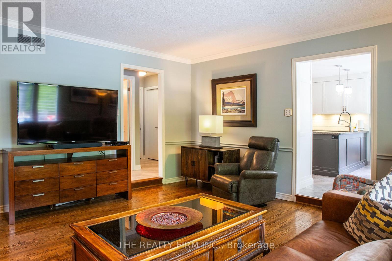 43 September Crescent, London South, Ontario  N6K 4E3 - Photo 16 - X12165414