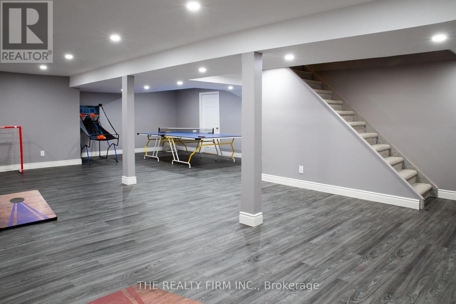 43 September Crescent, London South, Ontario  N6K 4E3 - Photo 35 - X12165414