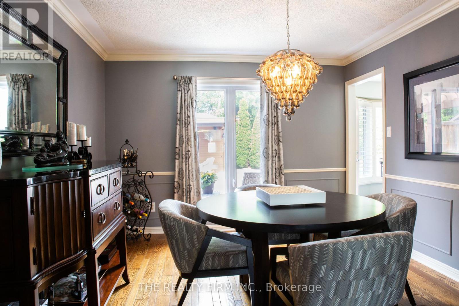 43 September Crescent, London South, Ontario  N6K 4E3 - Photo 7 - X12165414
