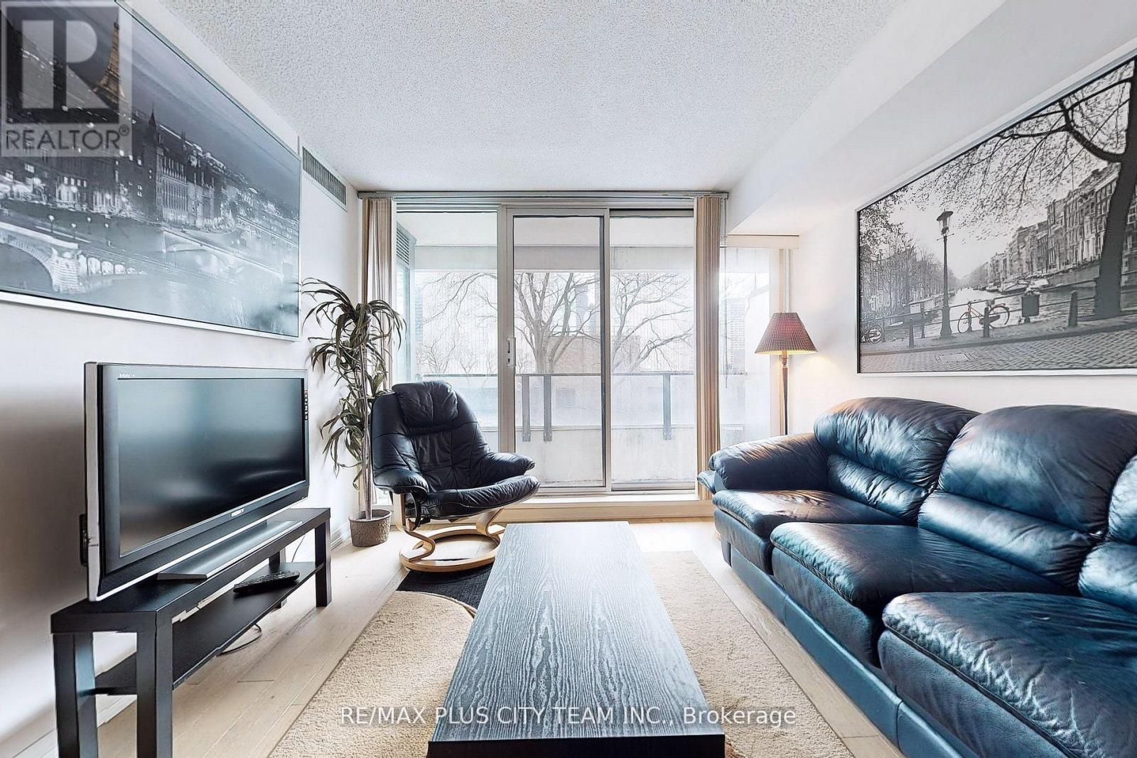 308 - 111 Elizabeth Street, Toronto, Ontario  M5G 1P7 - Photo 2 - C12165137