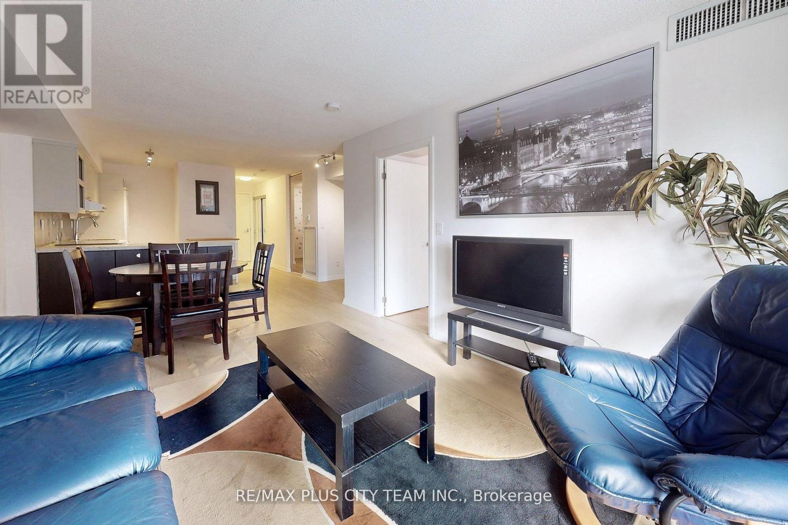308 - 111 Elizabeth Street, Toronto, Ontario  M5G 1P7 - Photo 4 - C12165137