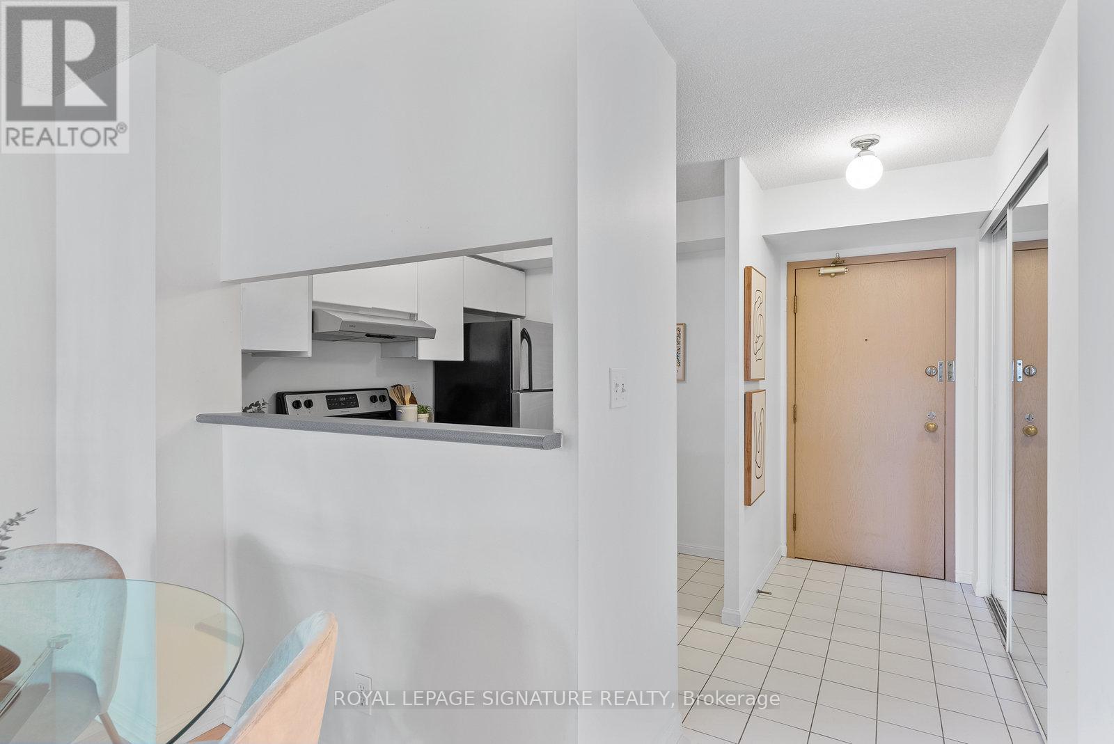 610 - 24 Wellesley Street W, Toronto, Ontario  M4Y 2X6 - Photo 10 - C12165141