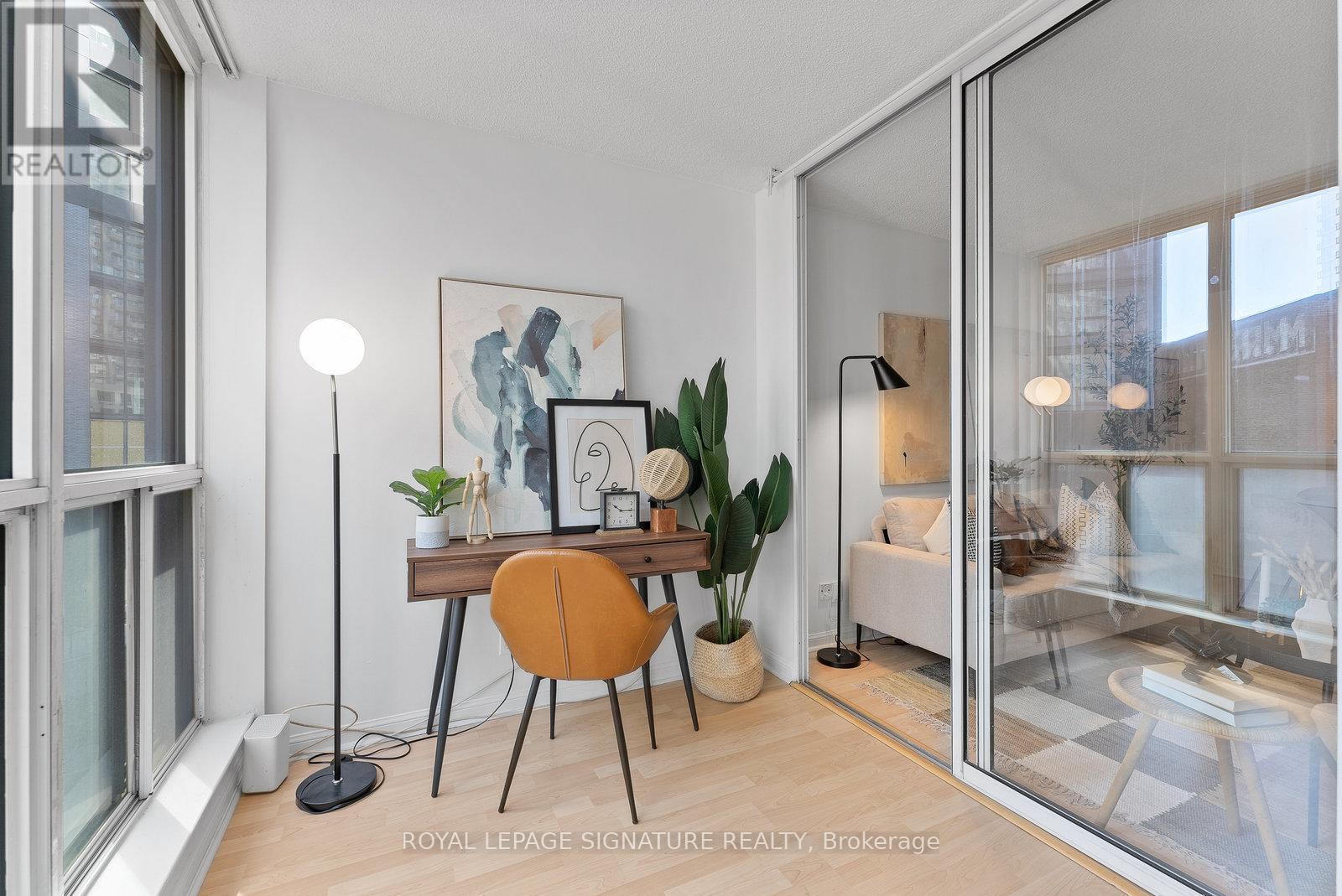 610 - 24 Wellesley Street W, Toronto, Ontario  M4Y 2X6 - Photo 15 - C12165141