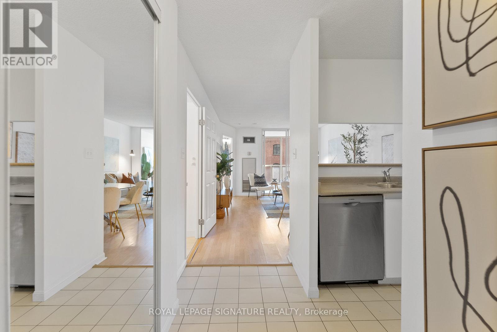 610 - 24 Wellesley Street W, Toronto, Ontario  M4Y 2X6 - Photo 2 - C12165141