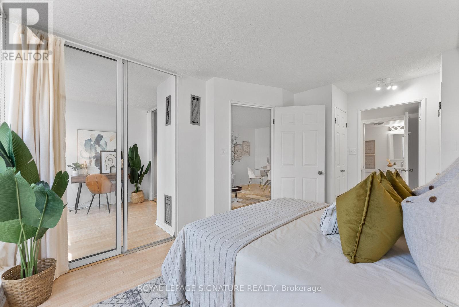 610 - 24 Wellesley Street W, Toronto, Ontario  M4Y 2X6 - Photo 22 - C12165141