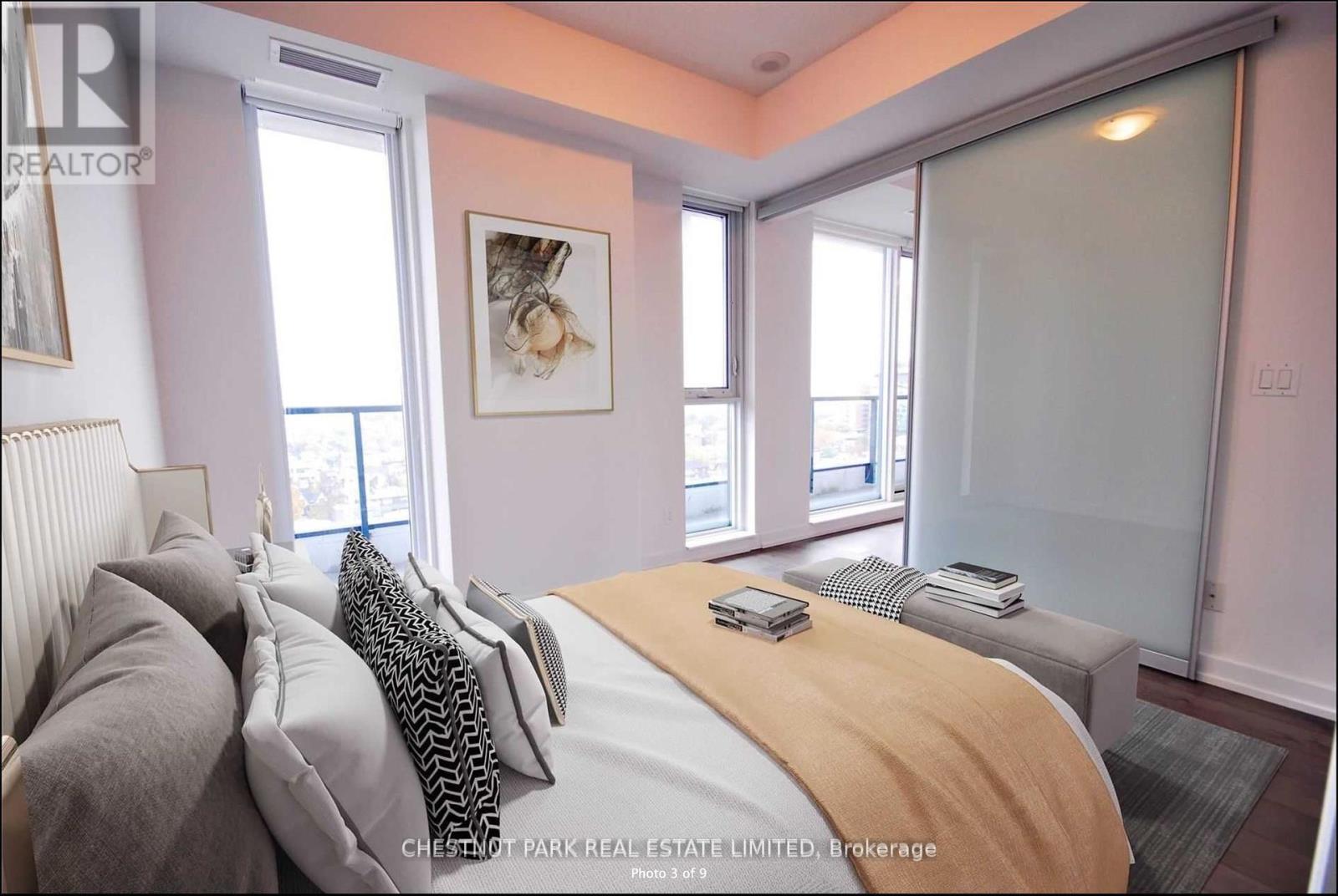 1208 - 297 College Street, Toronto, Ontario  M5T 1S2 - Photo 4 - C12165152