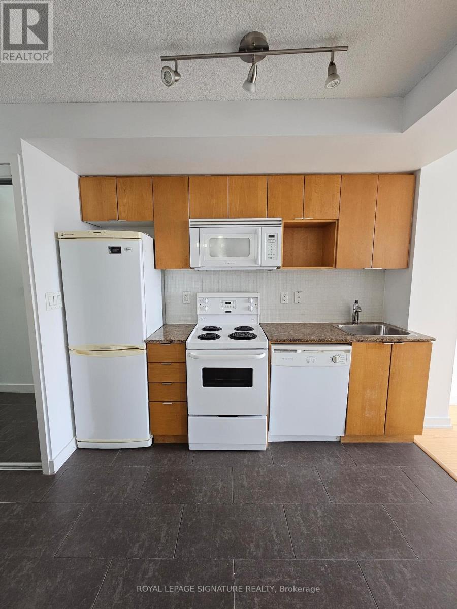 4009 - 15 Fort York Boulevard, Toronto, Ontario  M5V 3Y4 - Photo 5 - C12165236