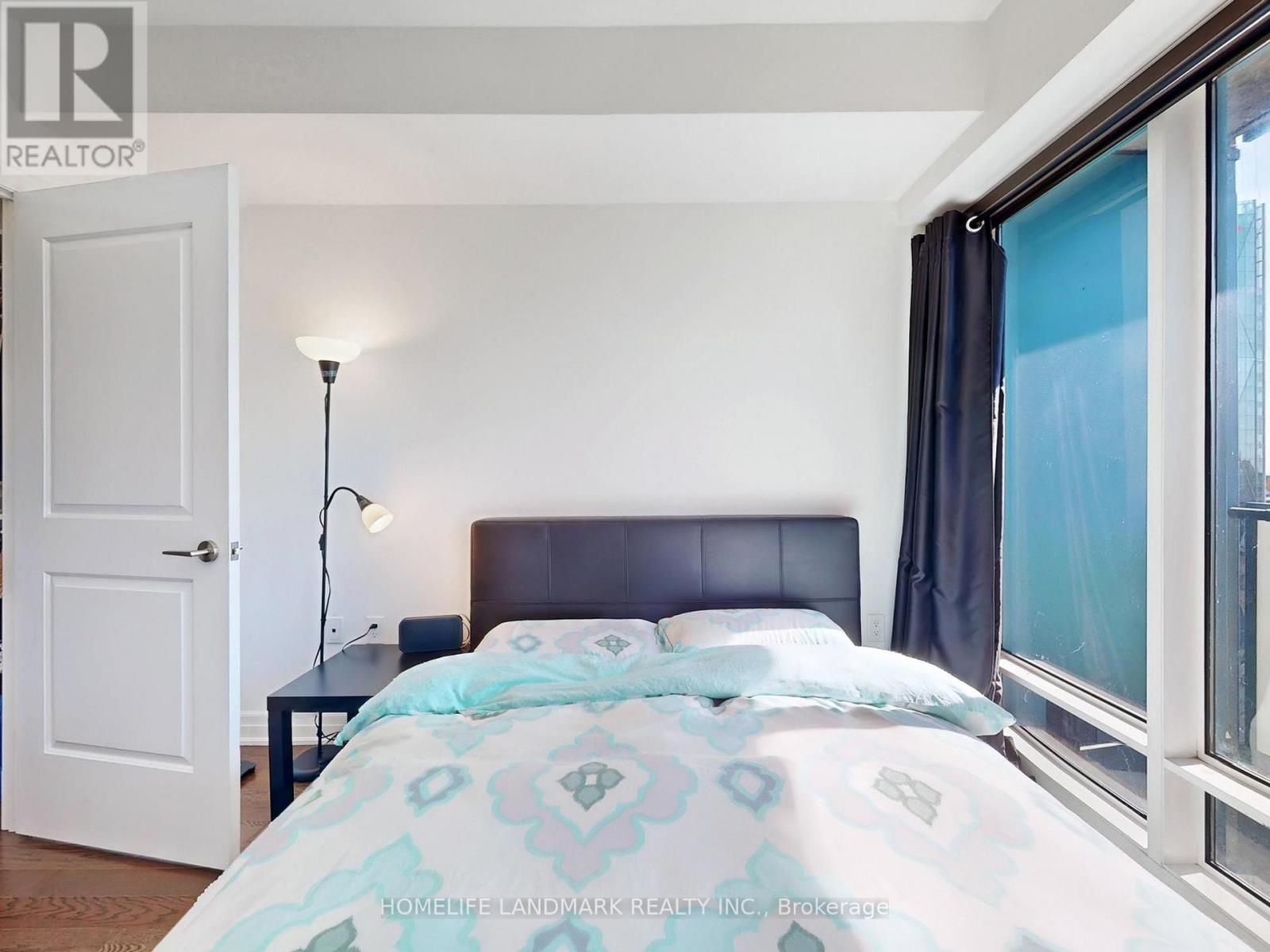 5303 - 8 The Esplanade Avenue, Toronto, Ontario  M5E 0A6 - Photo 12 - C12165250