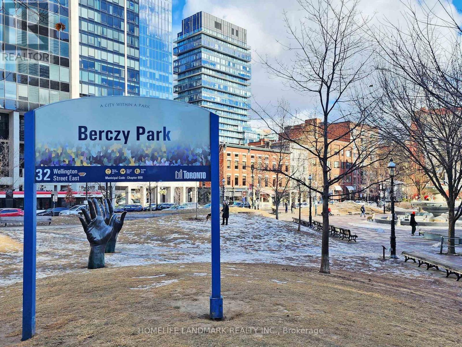 5303 - 8 The Esplanade Avenue, Toronto, Ontario  M5E 0A6 - Photo 34 - C12165250