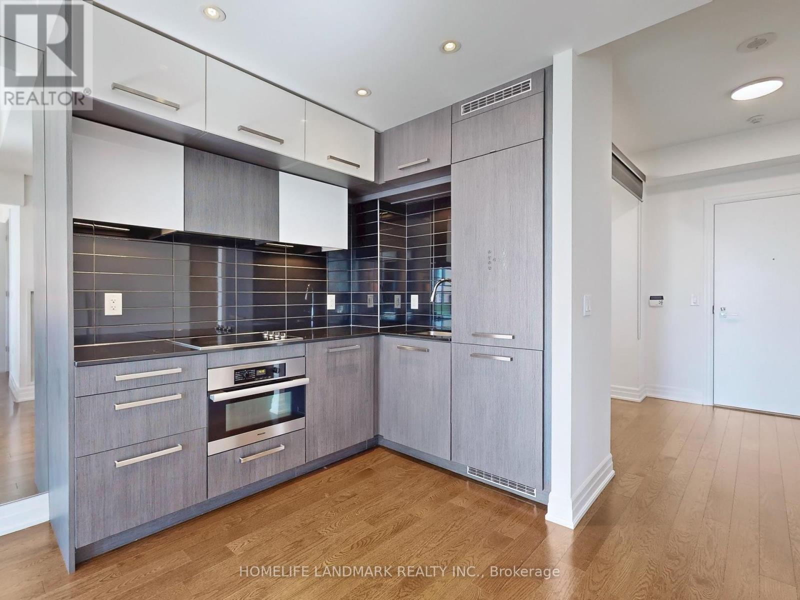 5303 - 8 The Esplanade Avenue, Toronto, Ontario  M5E 0A6 - Photo 9 - C12165250