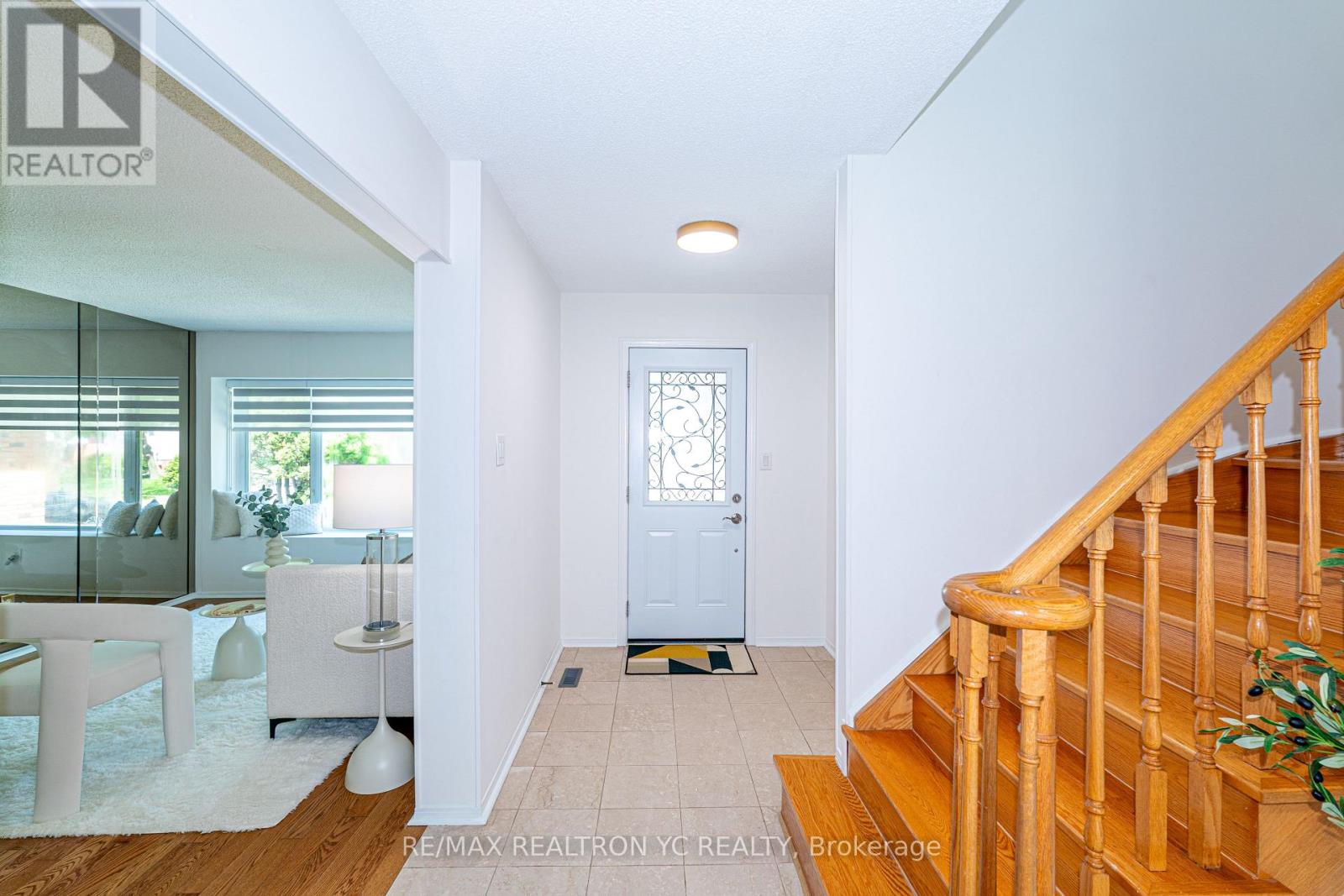 19 Breckonwood Crescent, Markham, Ontario  L3T 5G8 - Photo 5 - N12158650