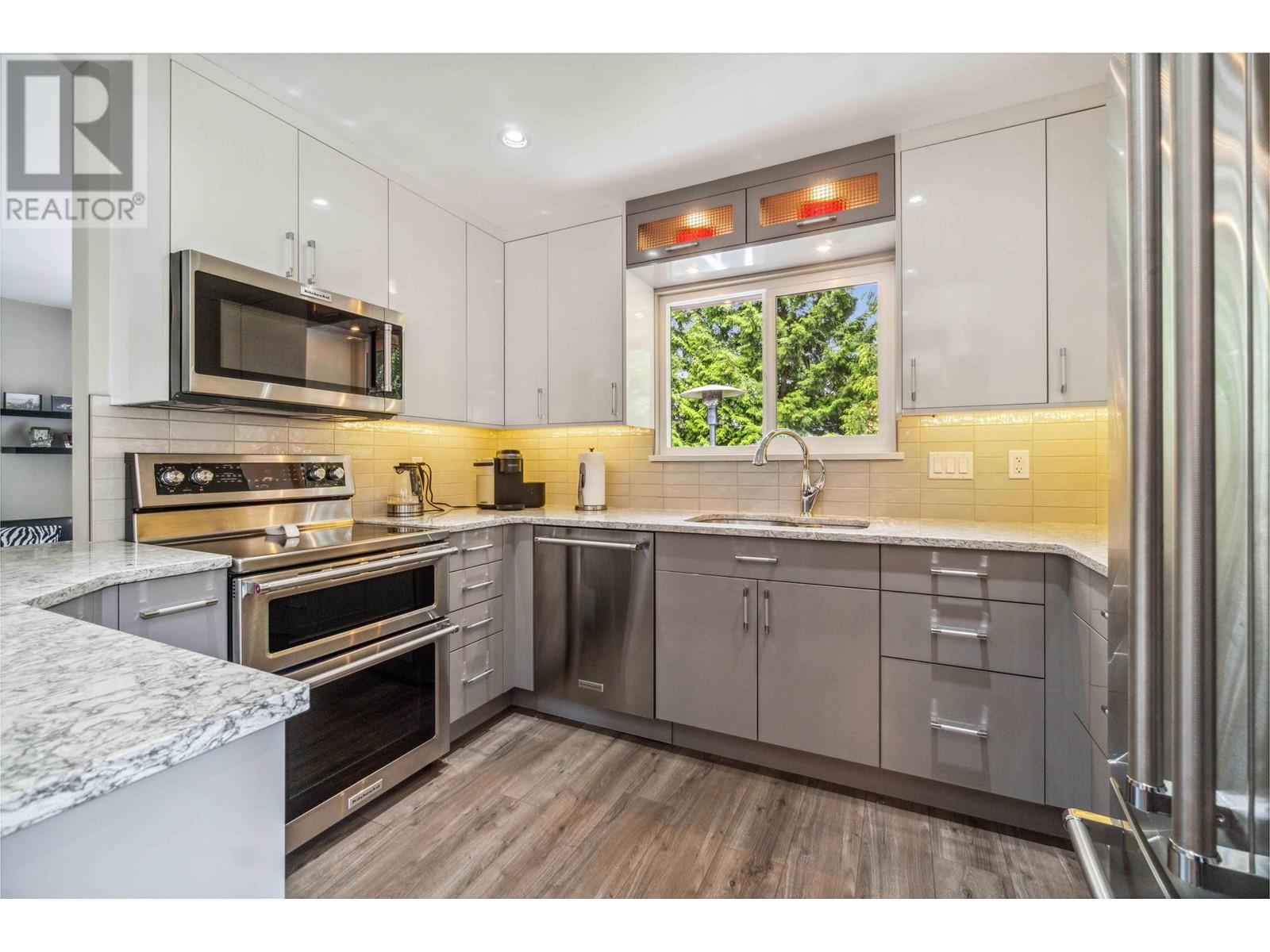 2761 Pilot Drive, Coquitlam, British Columbia  V3C 3T6 - Photo 3 - R3005807