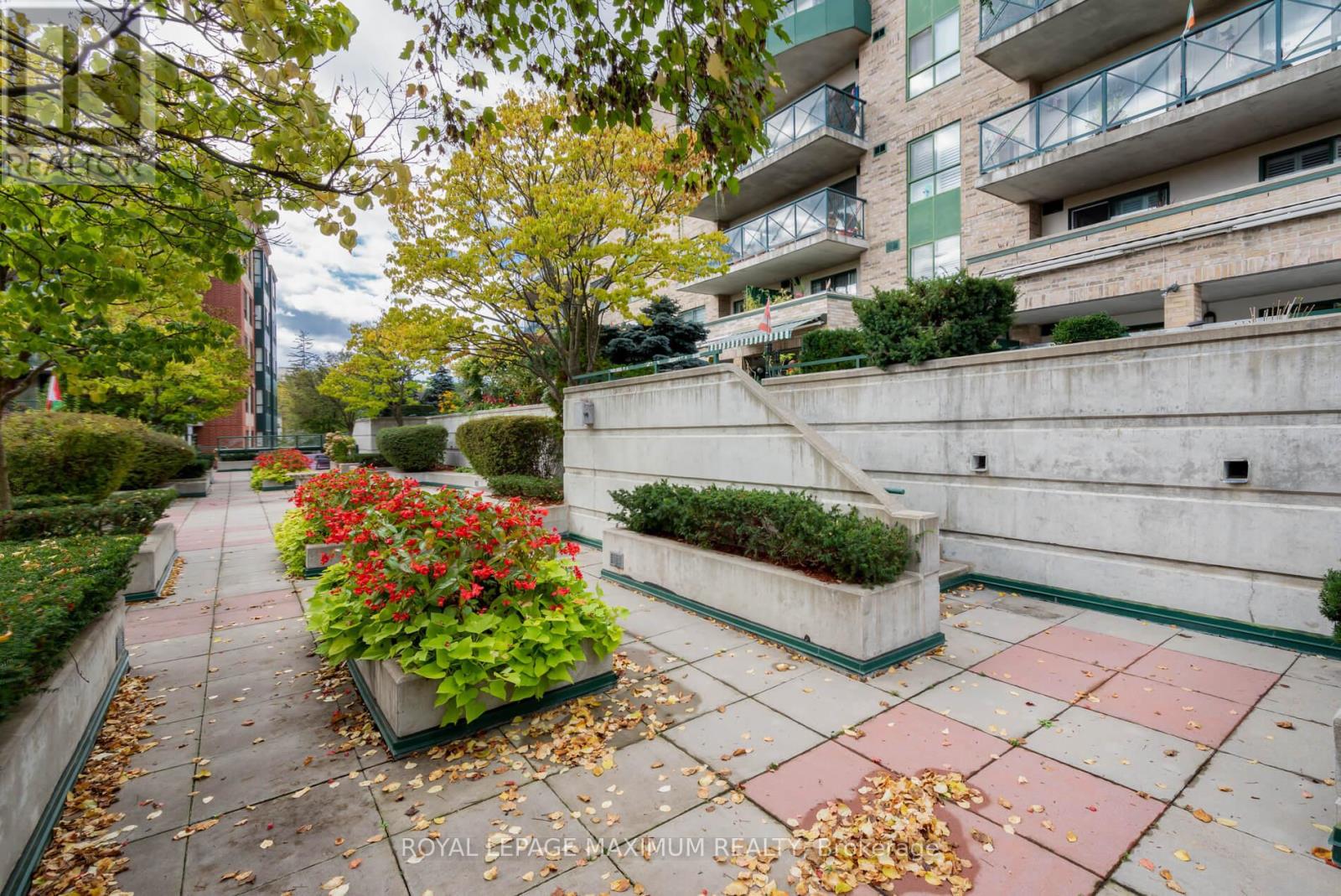 404 - 121 Woodbridge Avenue, Vaughan, Ontario  L4L 9E3 - Photo 39 - N12163241