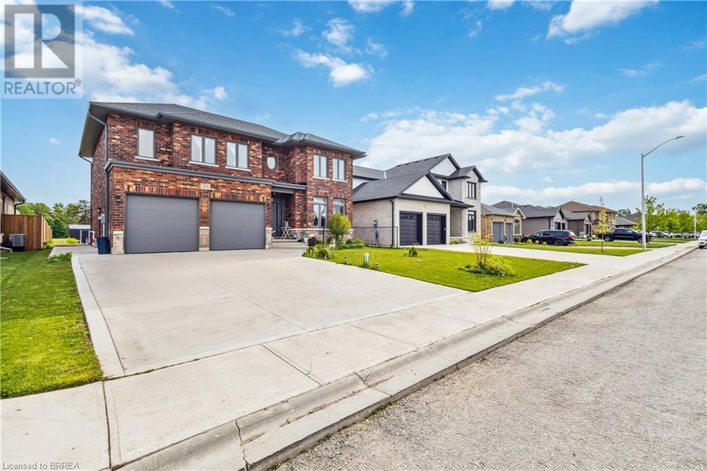 Property at 211 LEITCH Street image 5