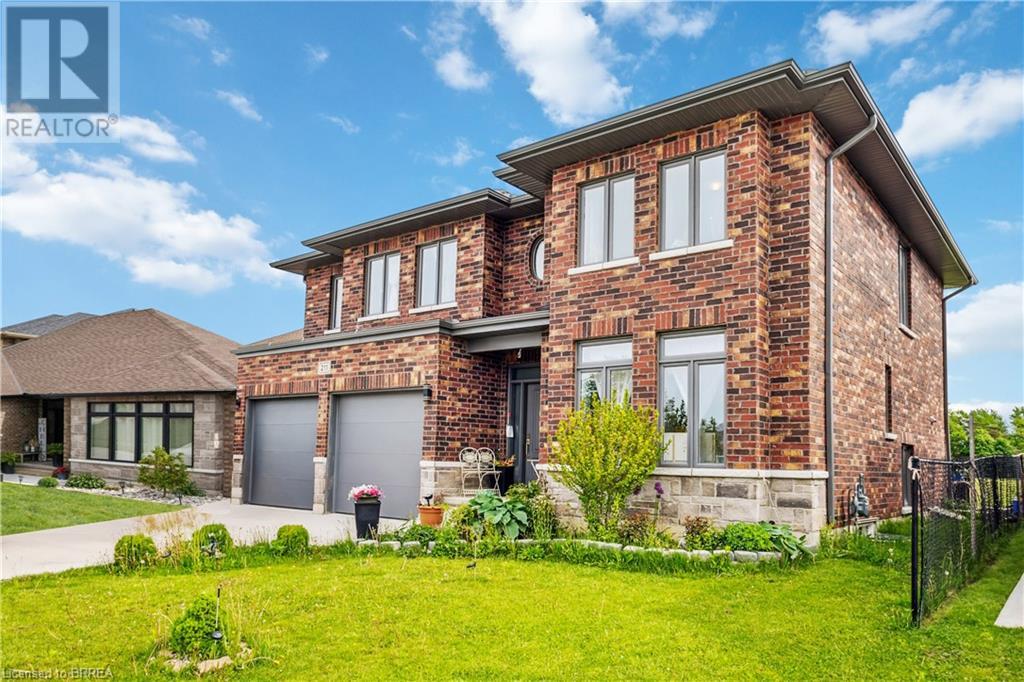 Property at 211 LEITCH Street image 4