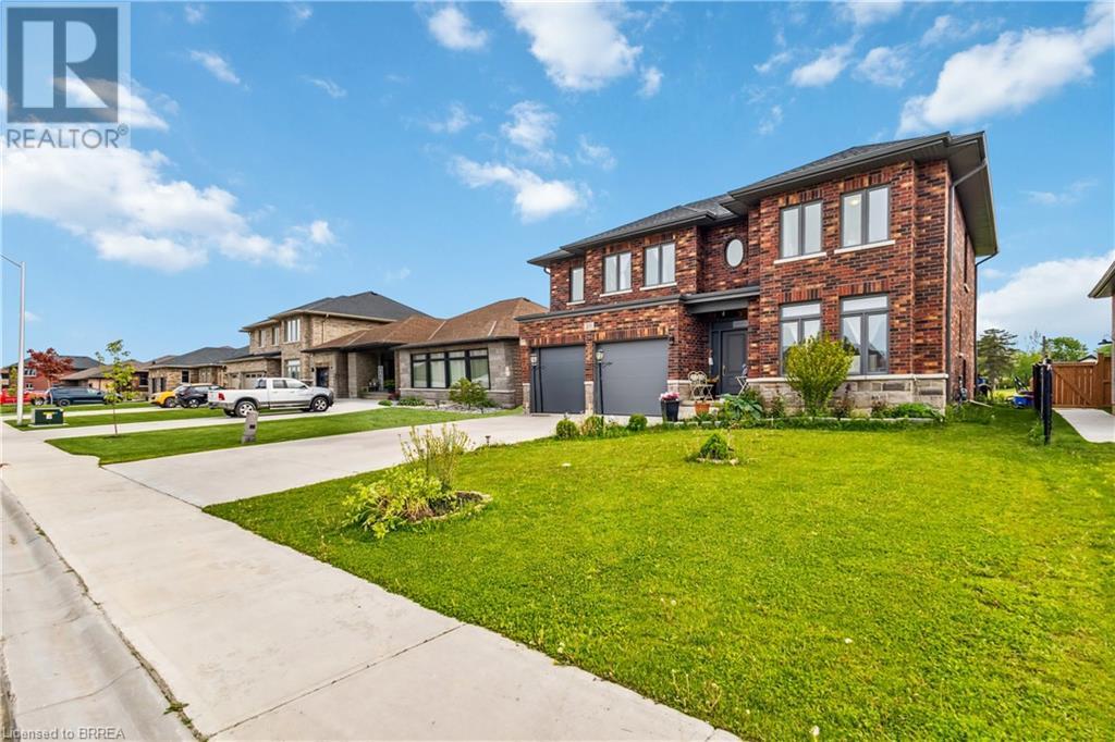 Property at 211 LEITCH Street image 3