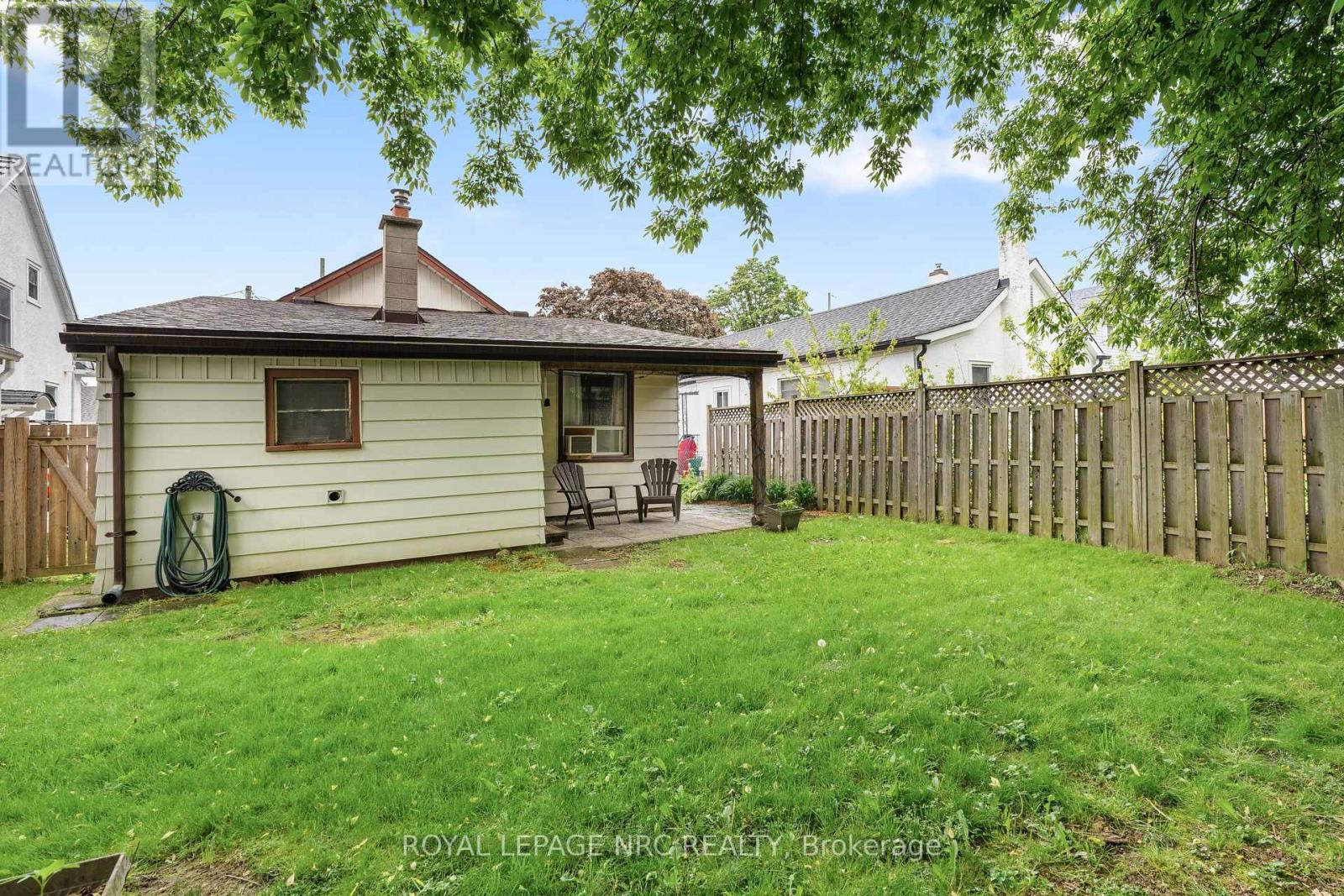 4 Moote Street, St. Catharines (Fairview), Ontario  L2N 1B2 - Photo 21 - X12165413