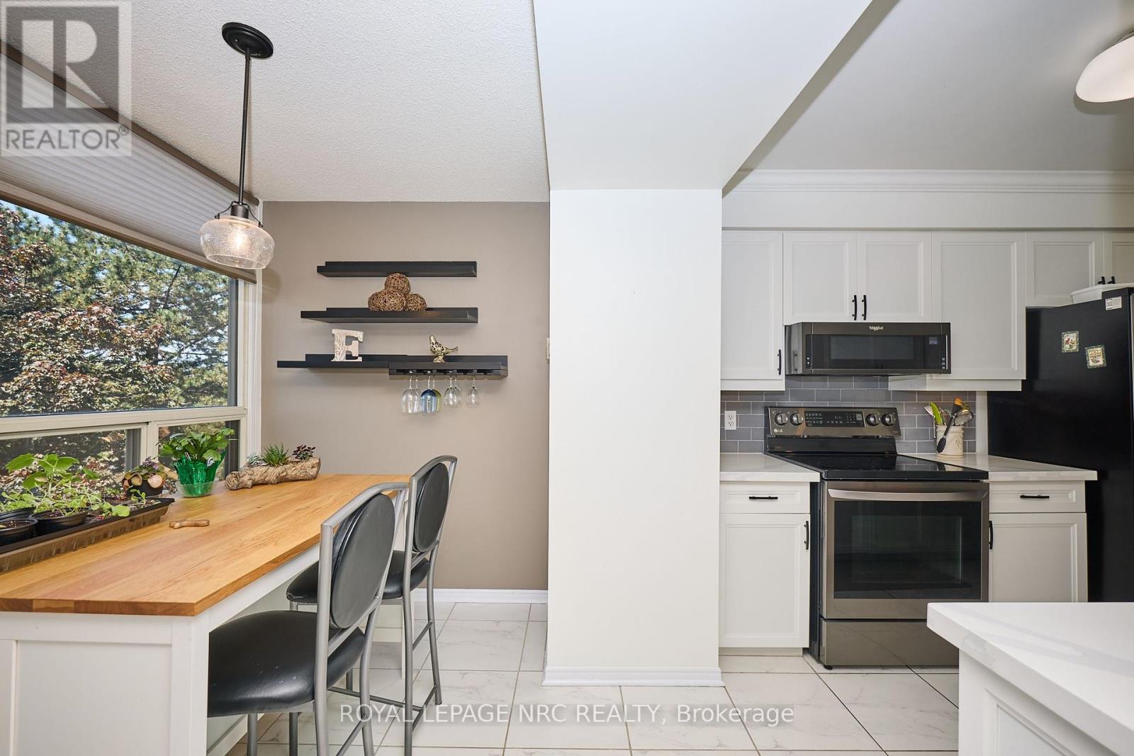 403 - 5100 Dorchester Road, Niagara Falls, Ontario  L2E 7H4 - Photo 11 - X12165429