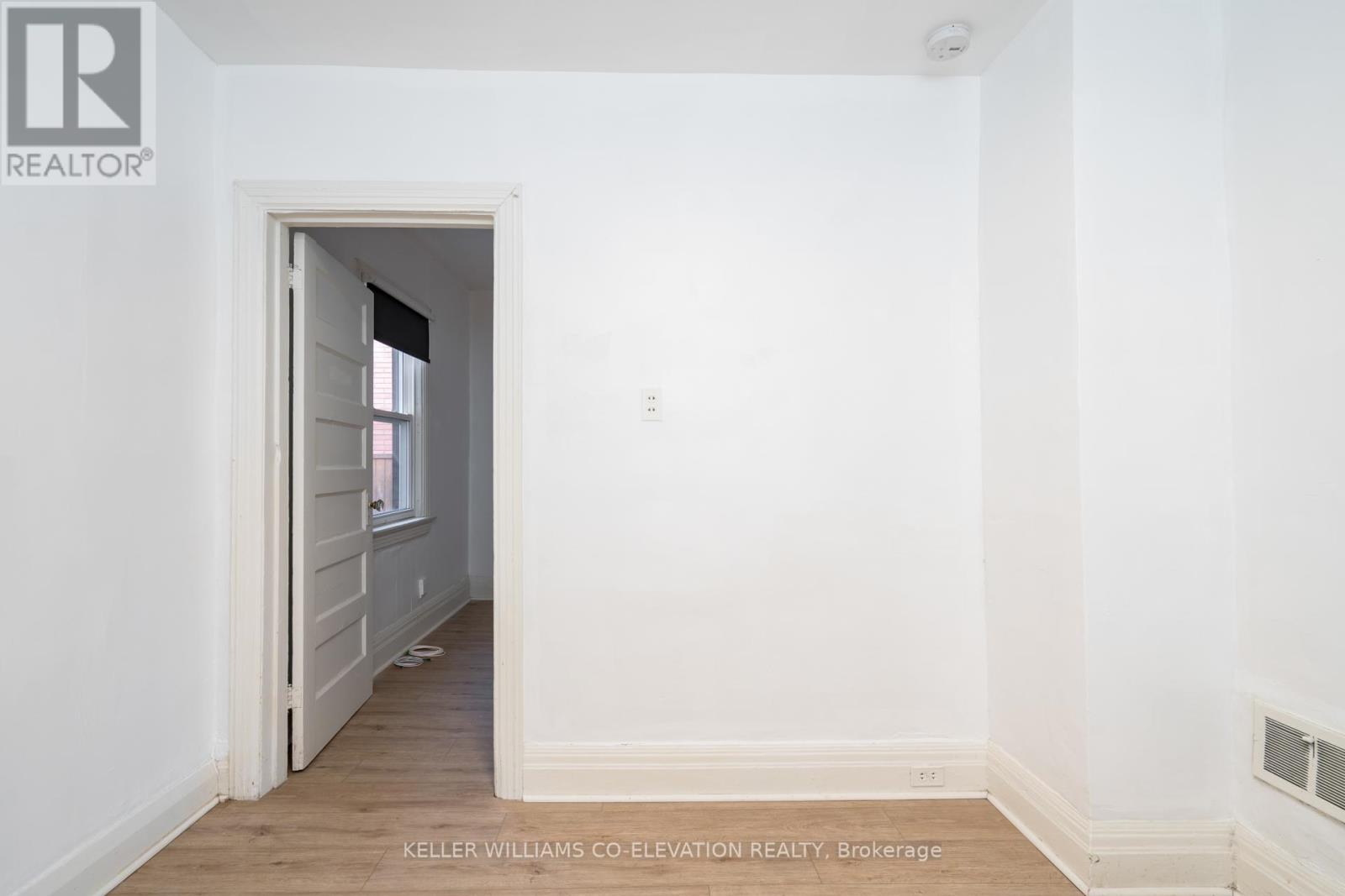 88 Redwood Avenue, Toronto, Ontario  M4L 2S6 - Photo 16 - E12165201