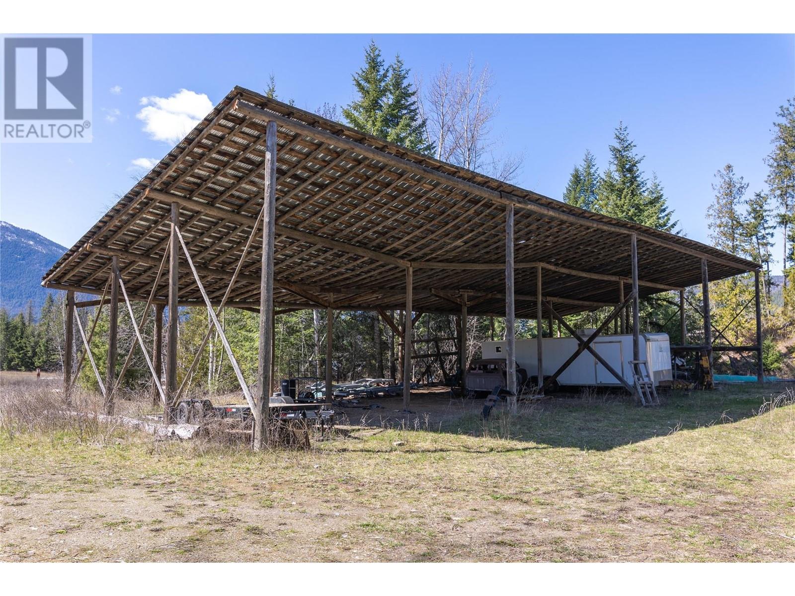 4251 Mikkelson Frontage Road, Tappen, BC V0E2X2