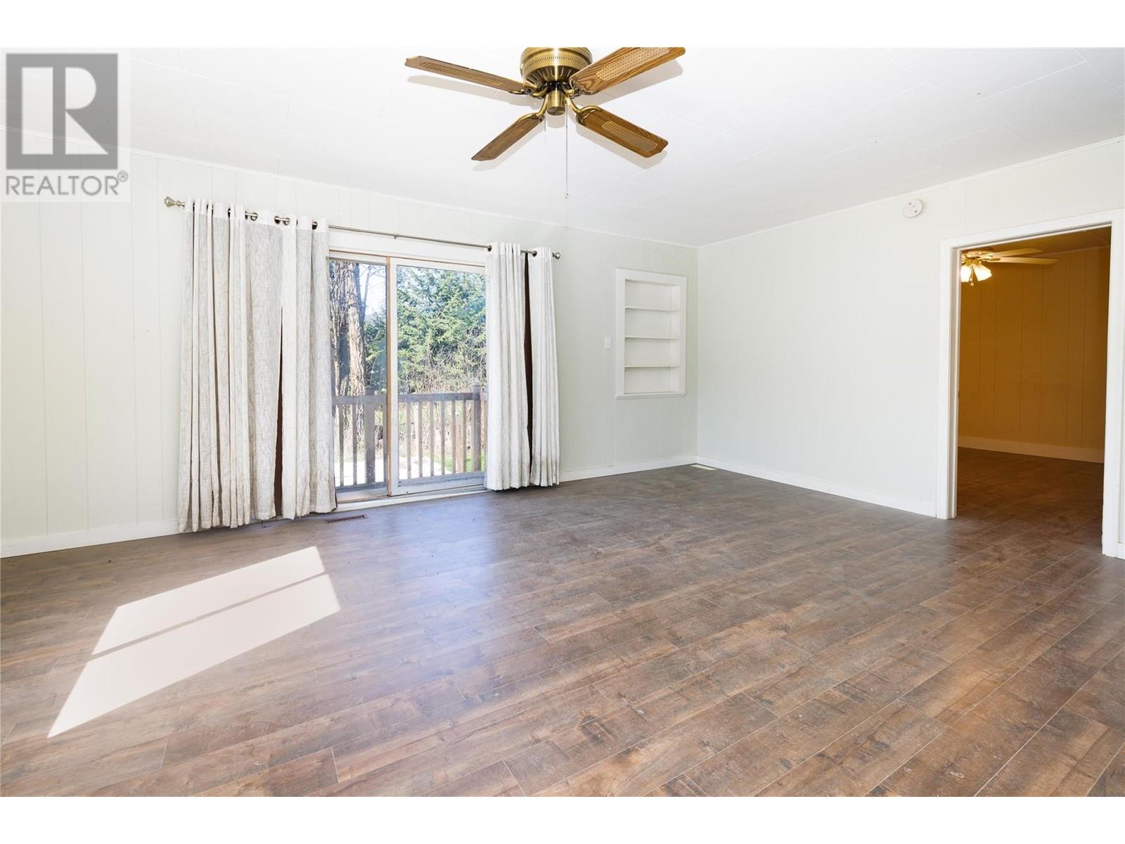 4251 Mikkelson Frontage Road, Tappen, BC V0E2X2