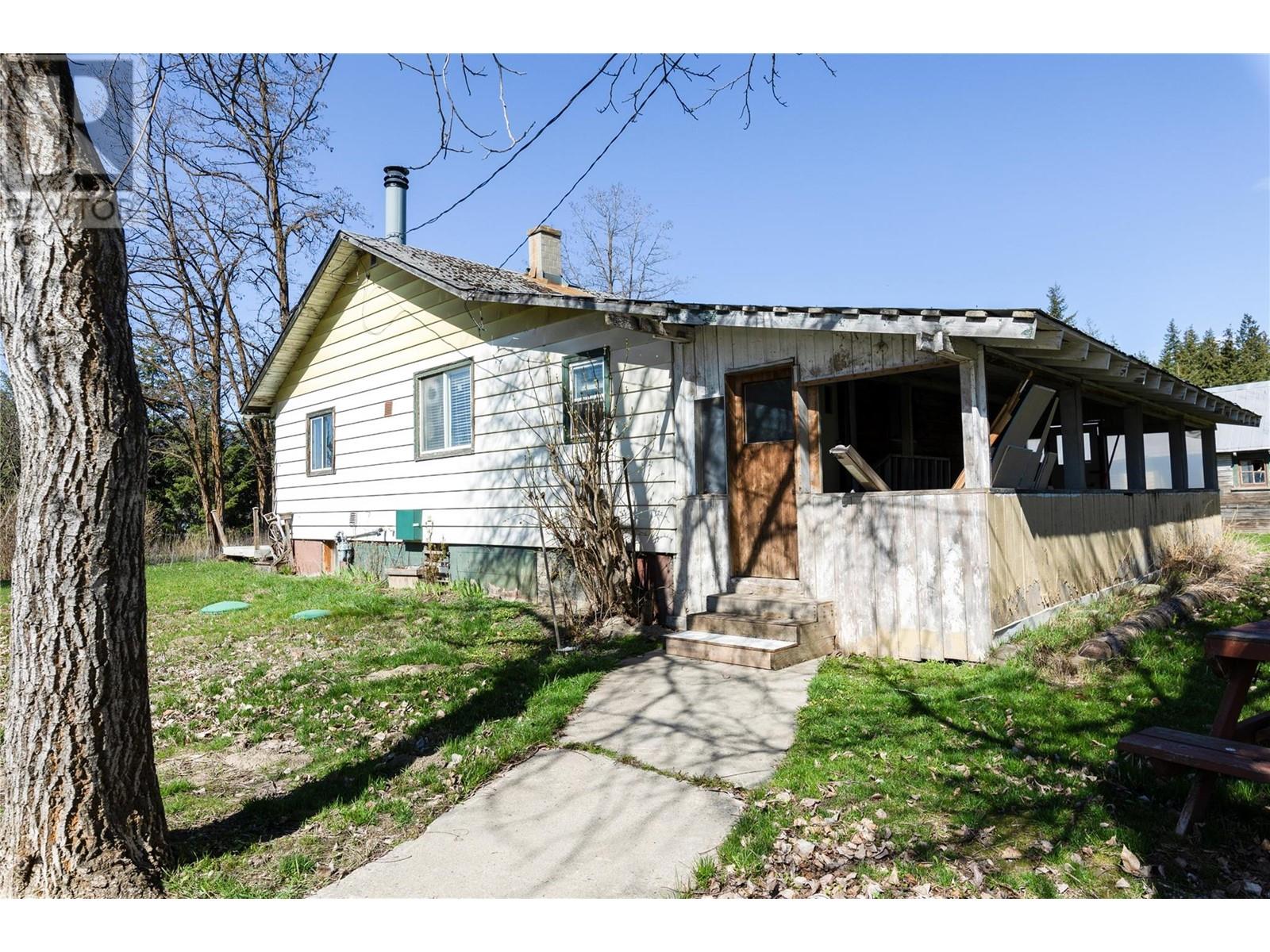4251 Mikkelson Frontage Road, Tappen, BC V0E2X2