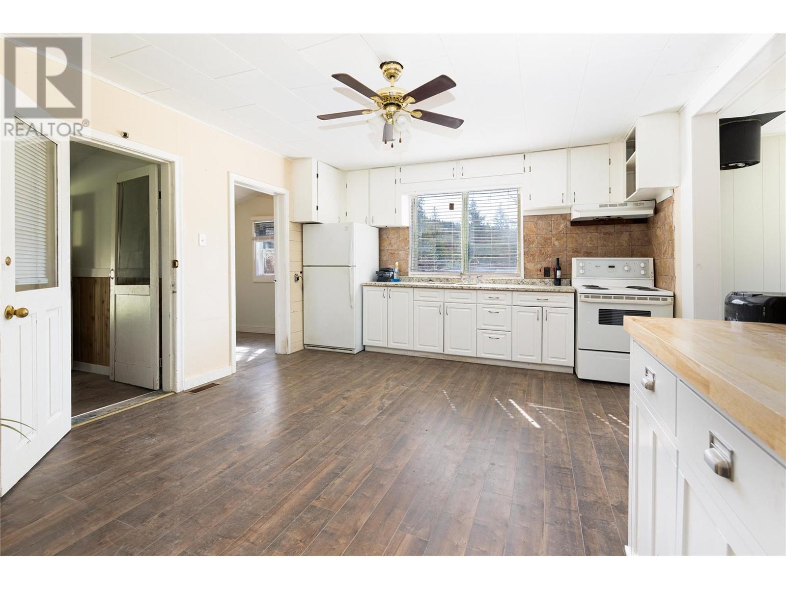 Property at 4251 Mikkelson Frontage Road image 4