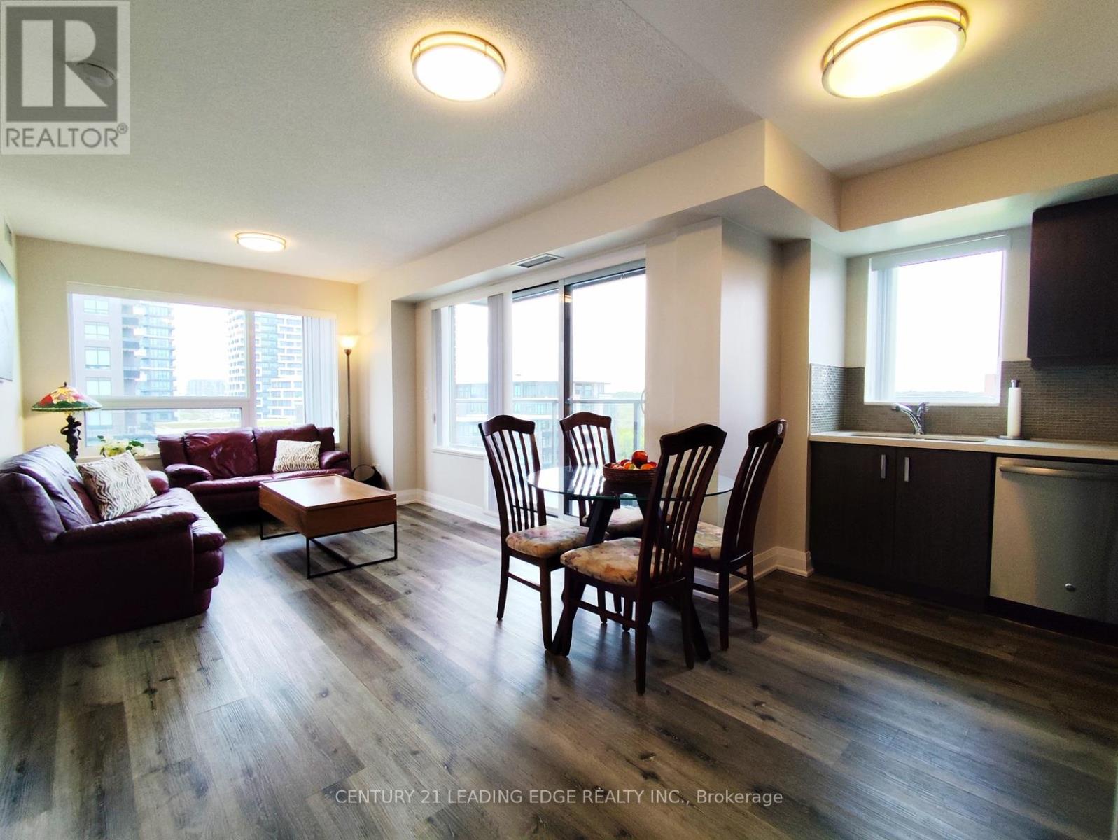 1010 - 18 Uptown Drive, Markham, Ontario  L3R 5M5 - Photo 3 - N12165092