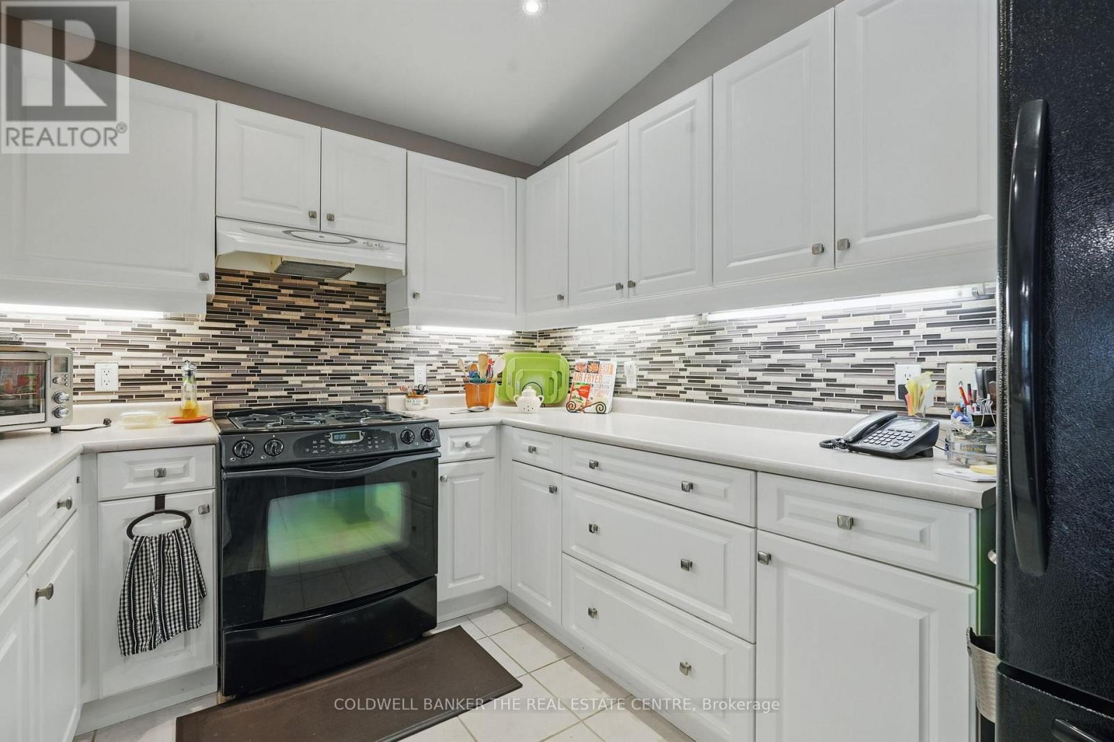 15 Recreation Drive, Innisfil, Ontario  L9S 1N5 - Photo 11 - N12165190