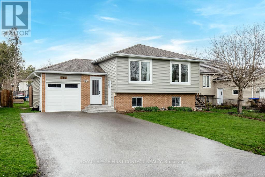 782 Chestnut Street, Innisfil, Ontario  L9S 2H9 - Photo 4 - N12165265