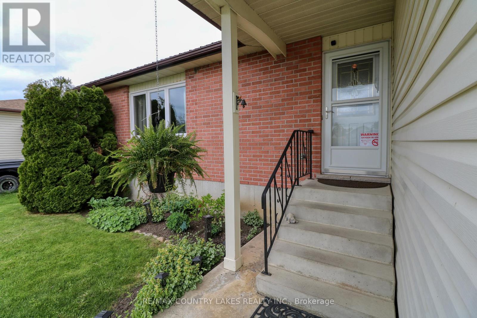 86 Beechwood Avenue, Brock, Ontario  L0K 1A0 - Photo 2 - N12165327