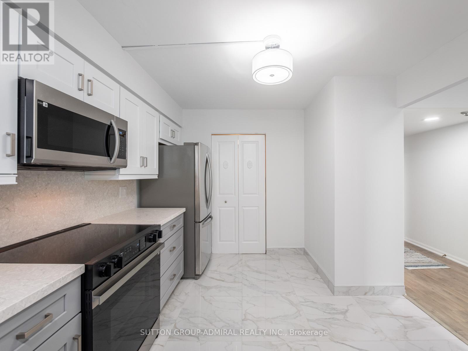 406 - 120 Promenade Circle, Vaughan, Ontario  L4J 7W9 - Photo 9 - N12165373