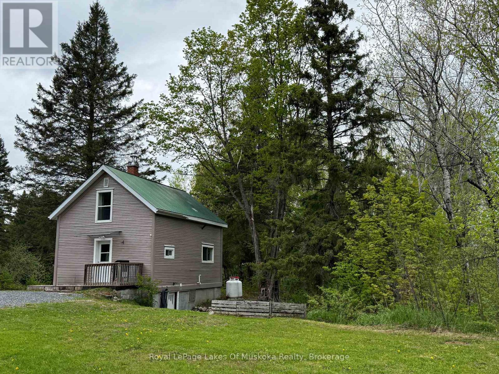 87 Ferguson Road E, Armour, Ontario  P0A 1C0 - Photo 11 - X12165458