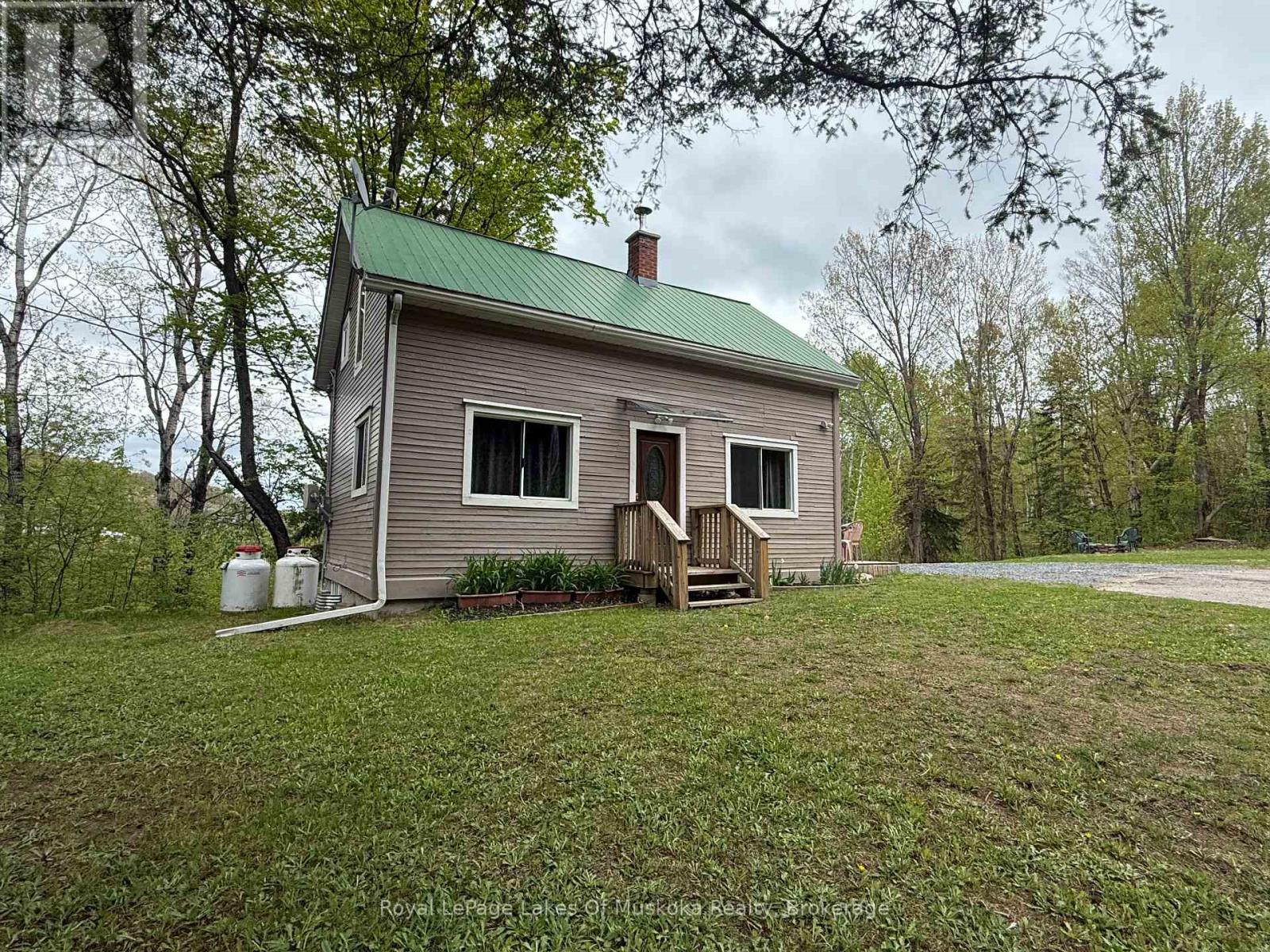 87 Ferguson Road E, Armour, Ontario  P0A 1C0 - Photo 2 - X12165458