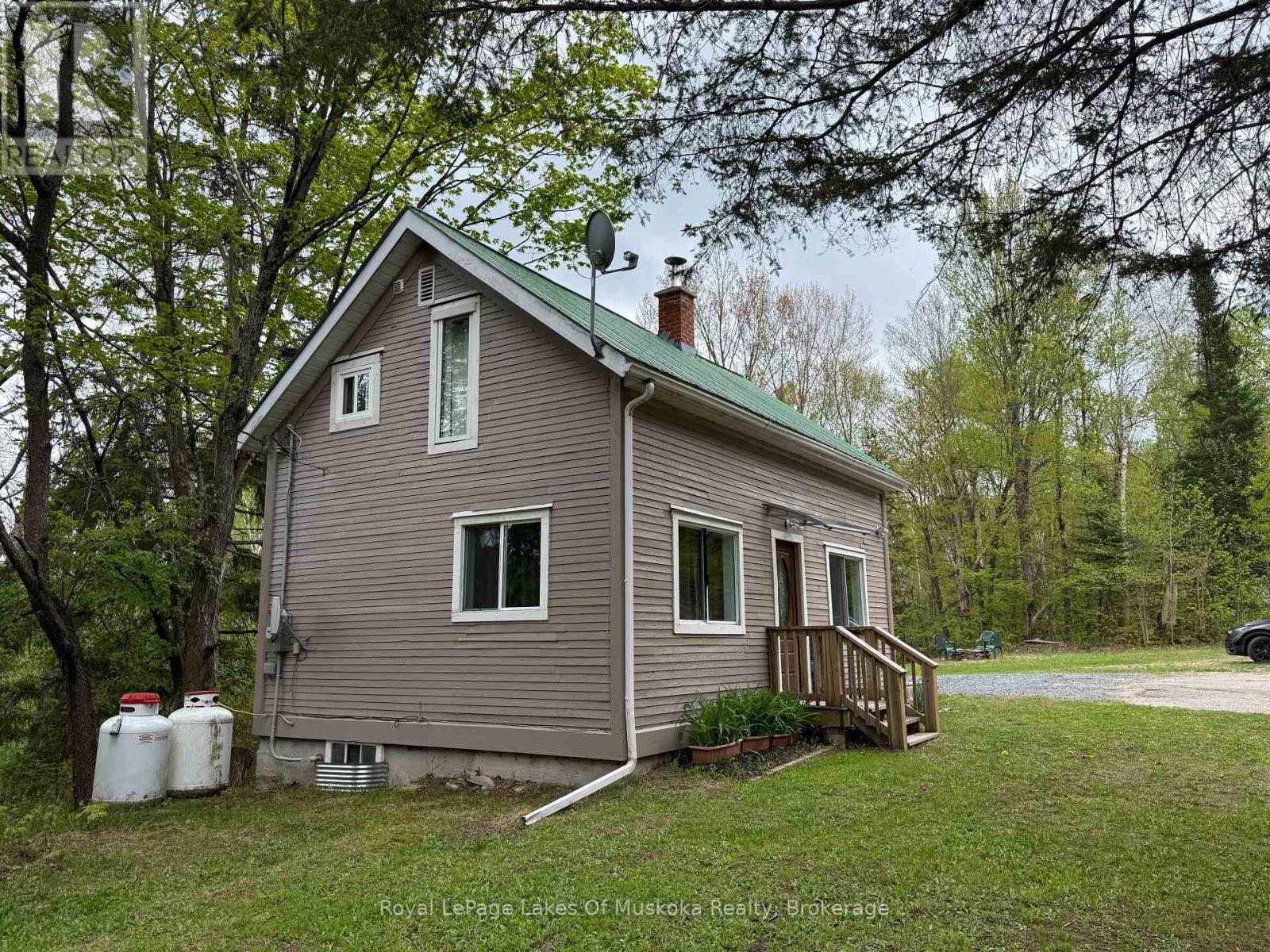 87 Ferguson Road E, Armour, Ontario  P0A 1C0 - Photo 9 - X12165458