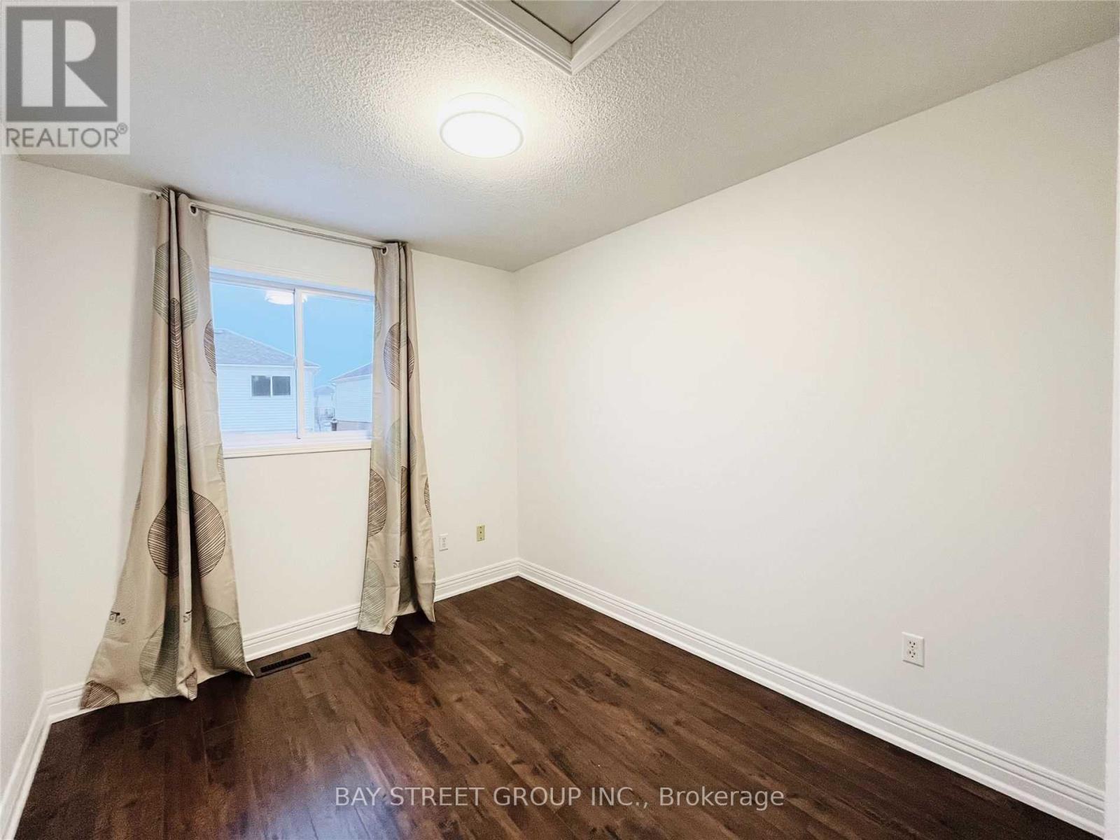 87 Pickett Crescent, Barrie, Ontario  L4N 8C2 - Photo 10 - S12165118