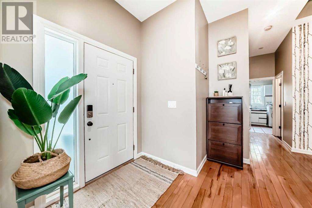145 Straddock Terrace Sw, Calgary, Alberta  T3H 2T5 - Photo 4 - A2220797