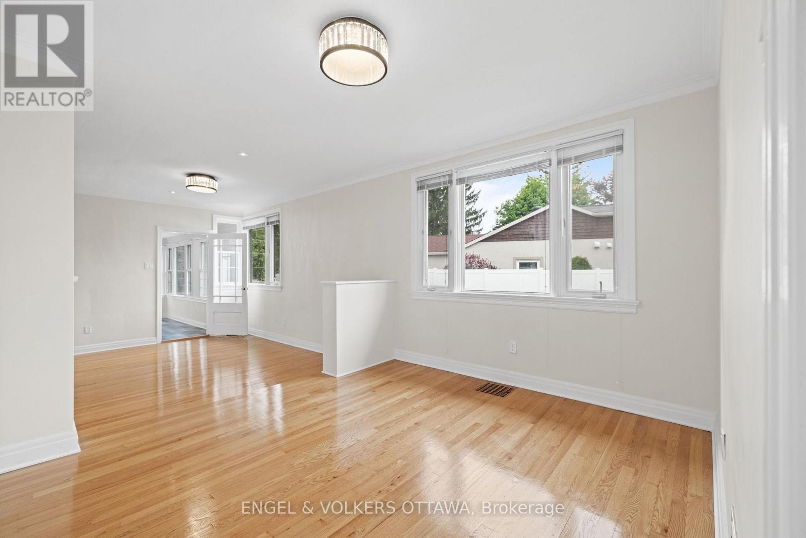 1960 Alta Vista Drive, Ottawa, Ontario  K1H 7K8 - Photo 11 - X12165392