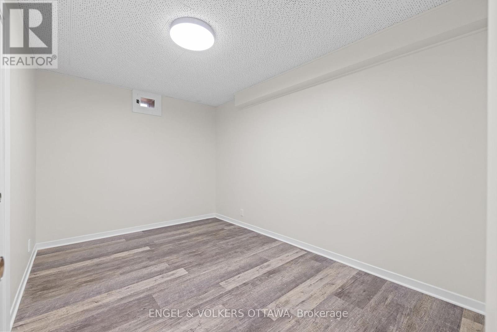 1960 Alta Vista Drive, Ottawa, Ontario  K1H 7K8 - Photo 29 - X12165392