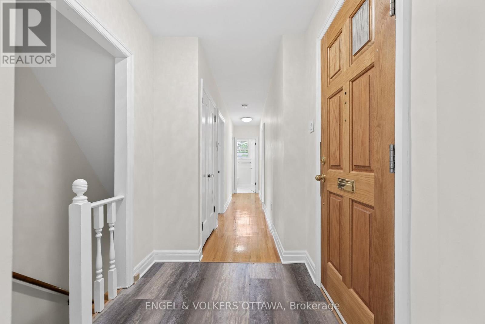 1960 Alta Vista Drive, Ottawa, Ontario  K1H 7K8 - Photo 4 - X12165392