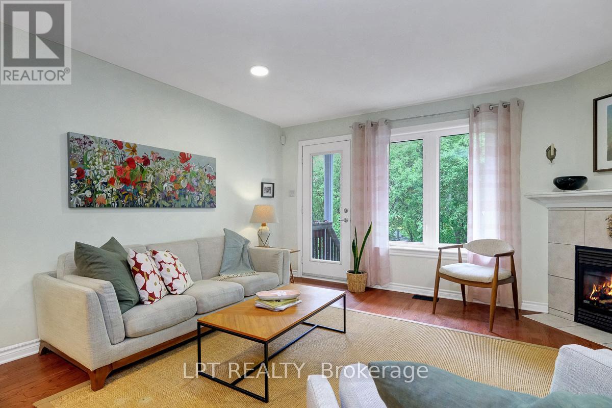 68 Mayflower Private, Ottawa, Ontario  K2B 0A2 - Photo 5 - X12165425