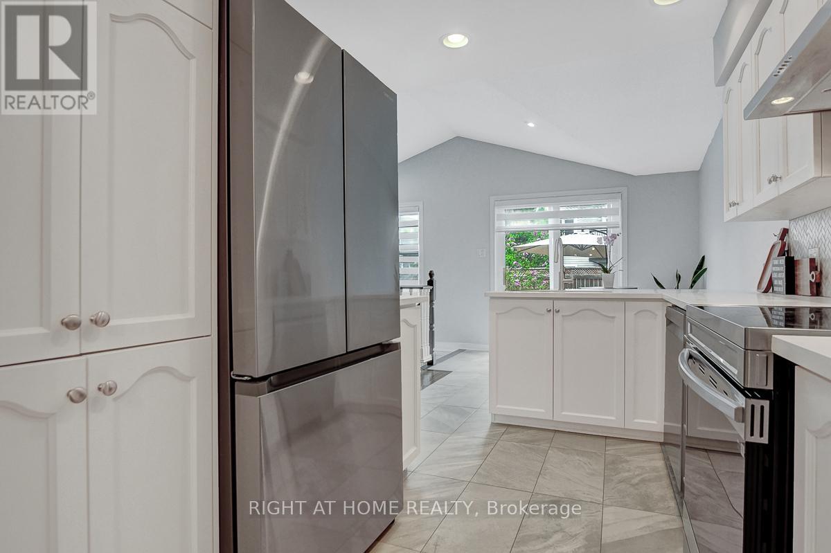 31 Saddlesmith Circle, Ottawa, Ontario  K2M 2Y8 - Photo 15 - X12165464