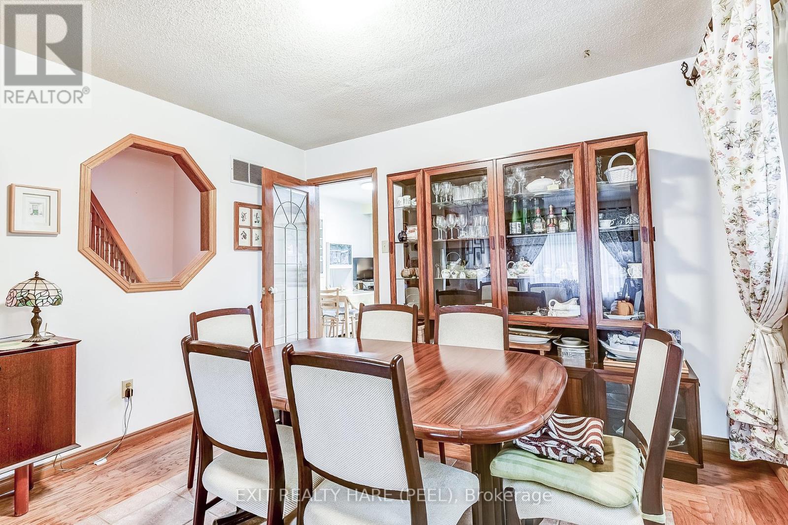 2433 Frayne Court, Mississauga, Ontario  L5A 3X7 - Photo 24 - W12165116