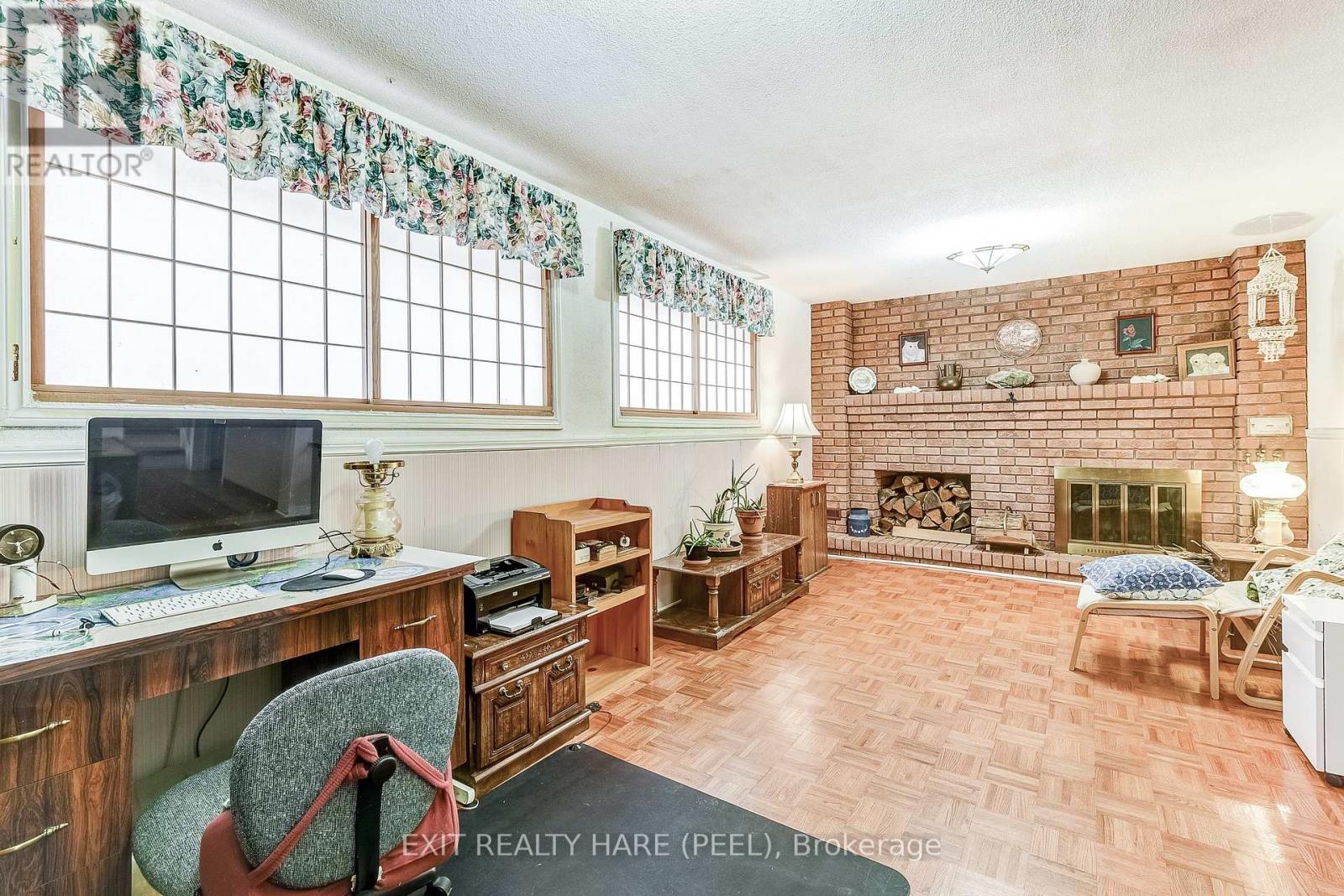2433 Frayne Court, Mississauga, Ontario  L5A 3X7 - Photo 37 - W12165116