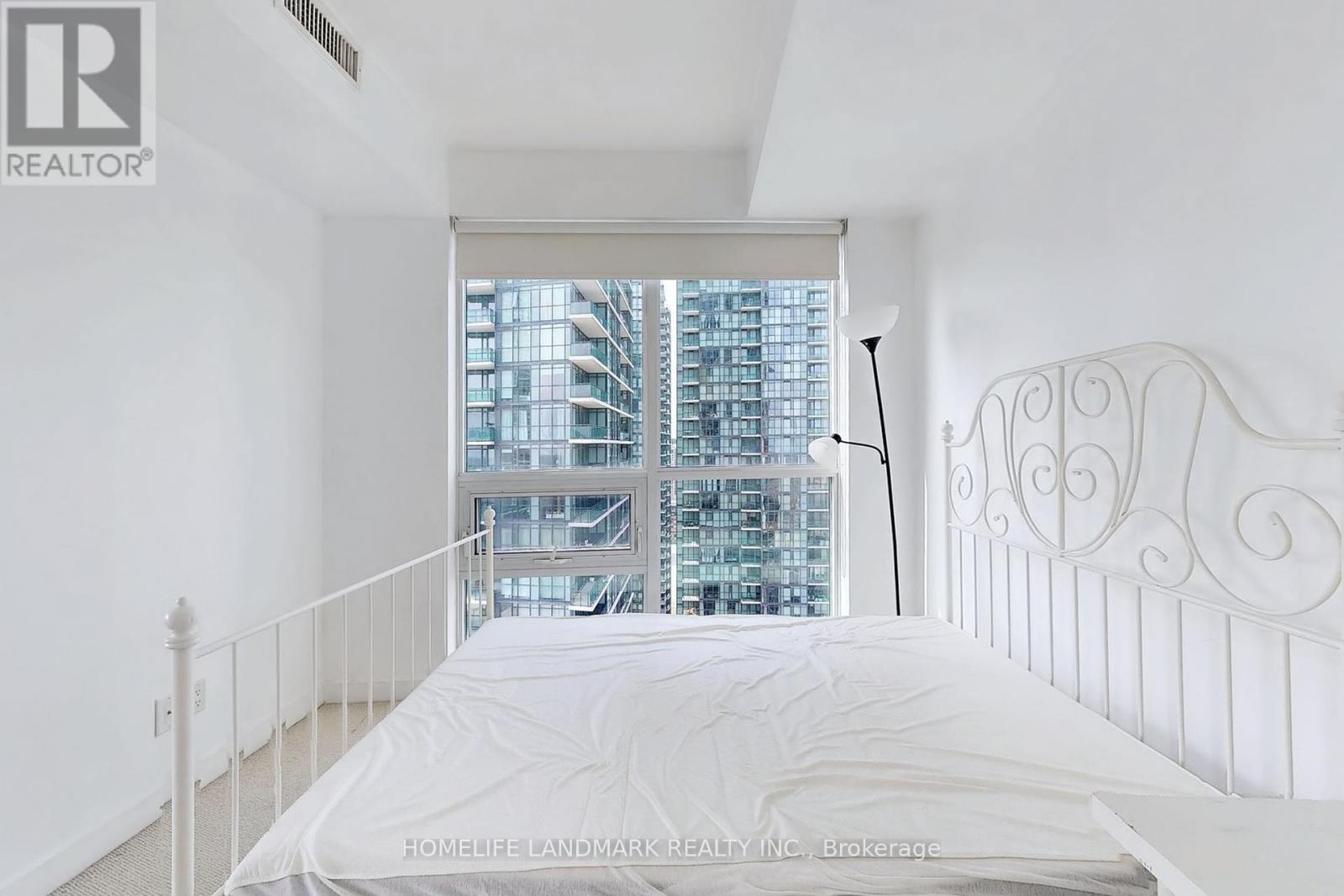 2304 - 510 Curran Place, Mississauga, Ontario  L5B 0J8 - Photo 27 - W12165147