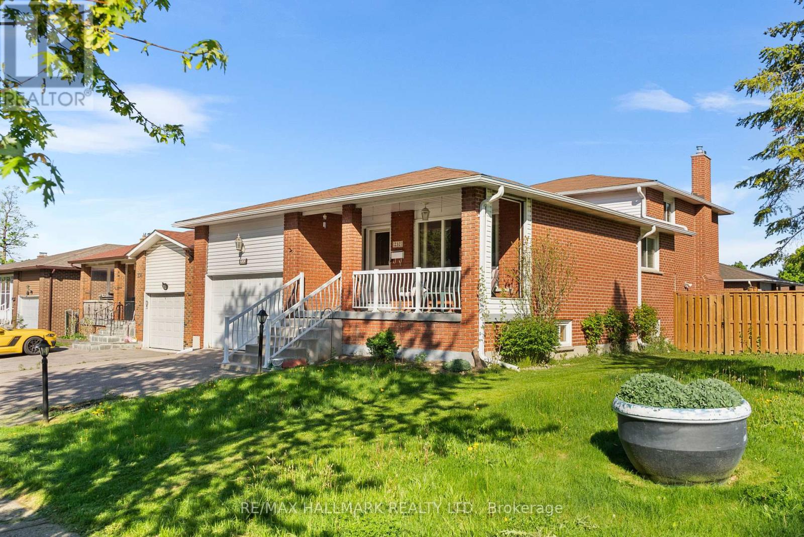 232 Chalfield Lane, Mississauga, Ontario  L4Z 1L5 - Photo 2 - W12165161