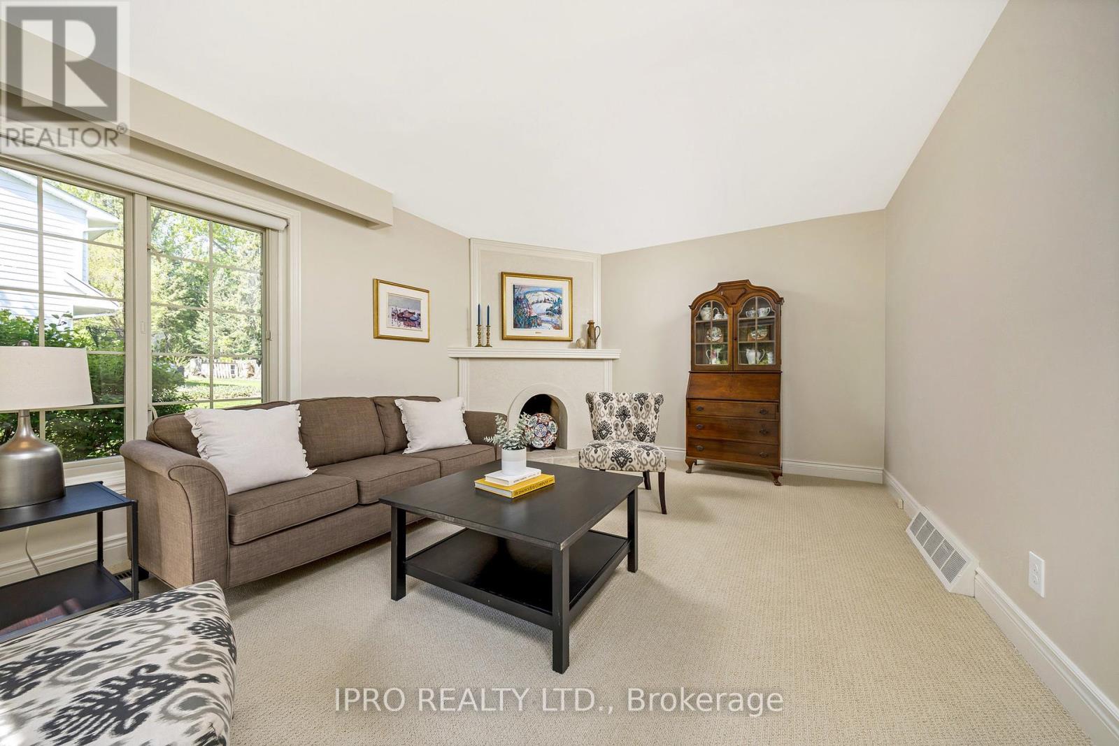 6 Mullen Place, Halton Hills, Ontario  L7G 2R9 - Photo 10 - W12165162