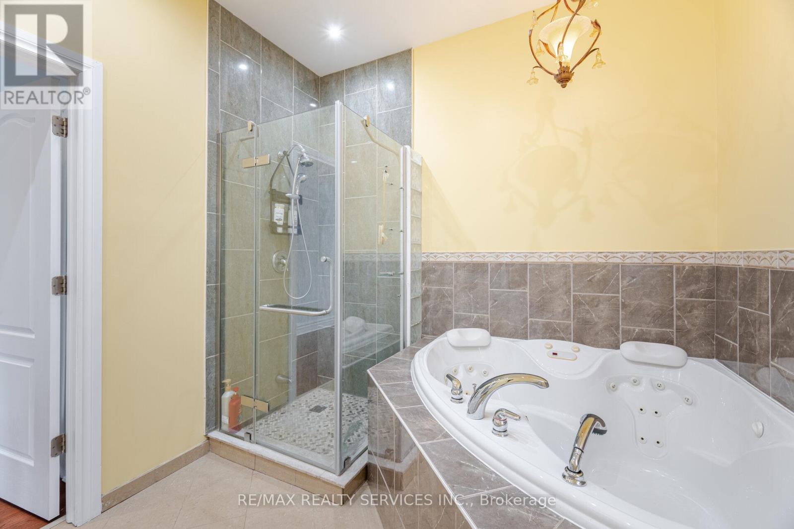 61 Branstone Road, Toronto, Ontario  M6E 4E3 - Photo 22 - W12165207